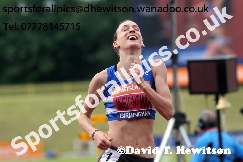 Laura Weightman (Morpeth) wins the 1500 metres, 2014 Sainsbury's British Championships. Photo: David T. Hewitson/Sports for All Pics